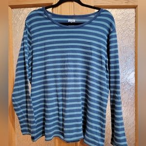 Duluth Trading 1X. Like New.  Long sleeve.